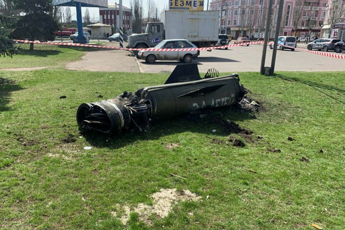 تحديثات إخبارية مباشرة من 8 أبريل: مقتل “ العشرات ” في بلدة بشرق أوكرانيا بعد هجوم صاروخي على محطة للسكك الحديدية ، وسجلت أسعار المواد الغذائية العالمية رقما قياسيا