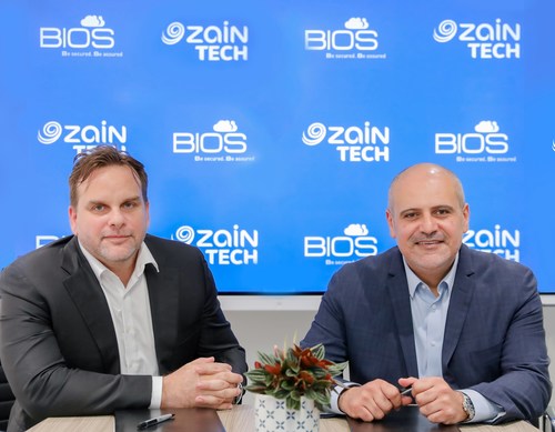 دومينيك دوشيرتي ، مدير عام BIOS (يسار) وأندرو حنا ، الرئيس التنفيذي لشركة ZainTech (يمين)